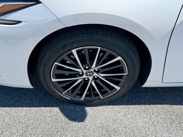 2025 Lexus ES HYBRID ES 300h