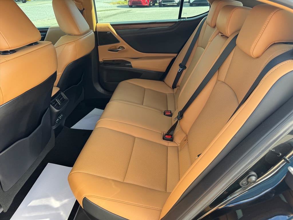 2022 Lexus ES 300h