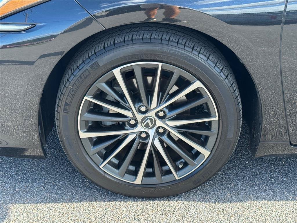 2022 Lexus ES 300h