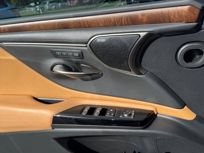 2022 Lexus ES 300h