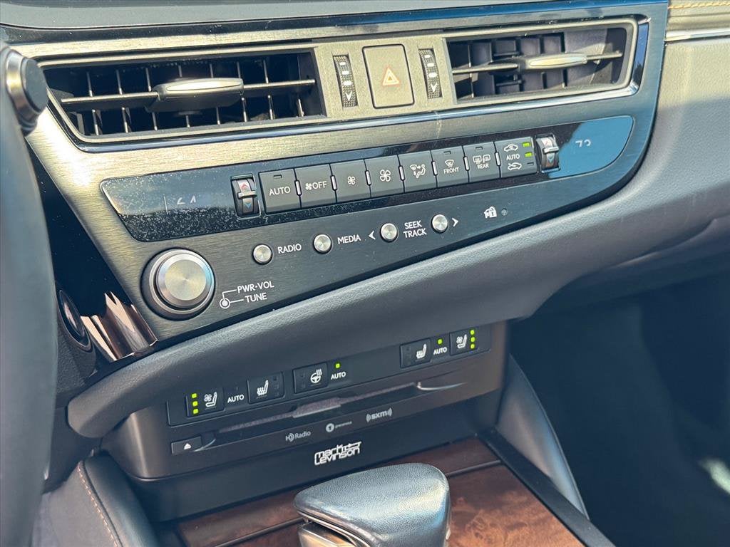 2022 Lexus ES 300h