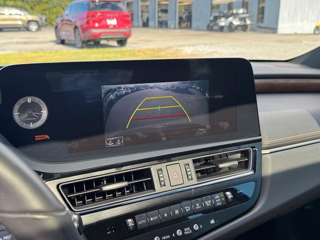 2022 Lexus ES 300h