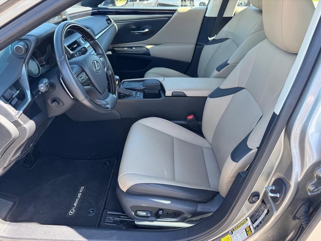2021 Lexus ES 300h