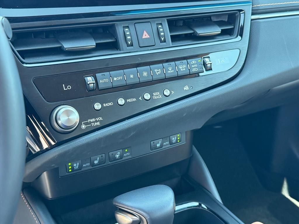 2025 Lexus ES 350