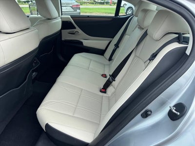 2024 Lexus ES 300h Ultra Luxury