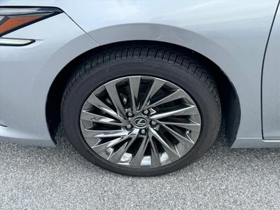 2024 Lexus ES 300h Ultra Luxury