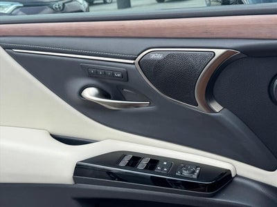 2024 Lexus ES 300h Ultra Luxury