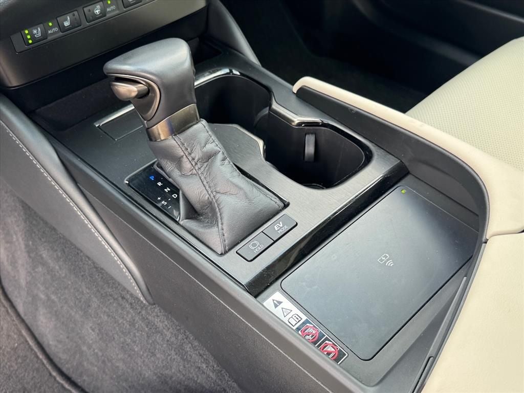2024 Lexus ES 300h Ultra Luxury