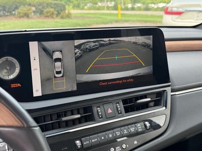 2024 Lexus ES 300h Ultra Luxury