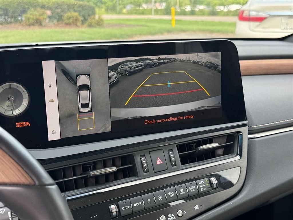 2024 Lexus ES 300h Ultra Luxury