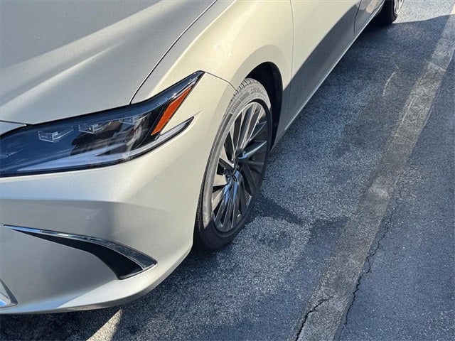 2025 Lexus ES 350 Ultra Luxury