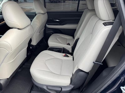 2024 Toyota Grand Highlander Base