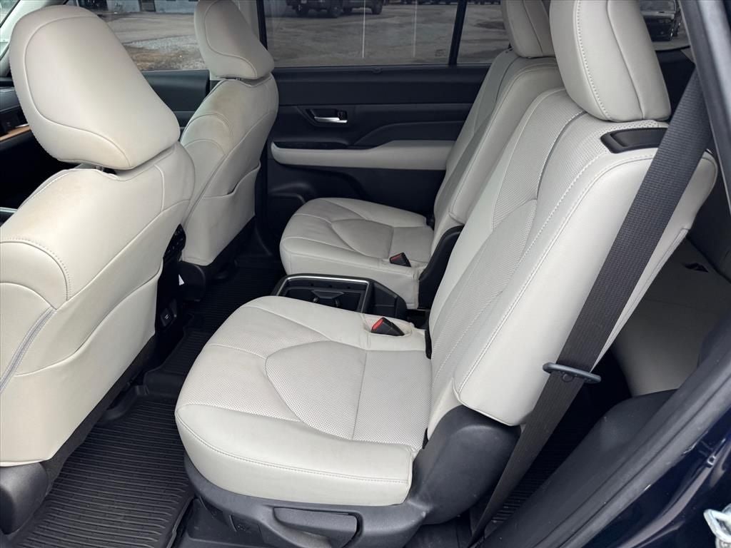 2024 Toyota Grand Highlander Base