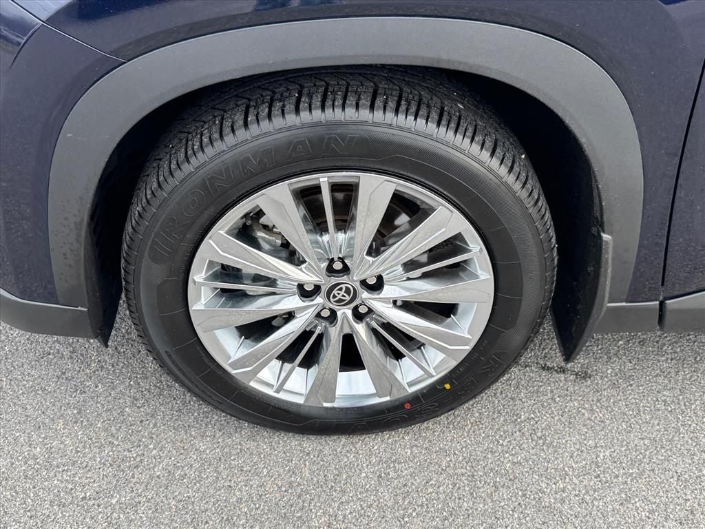 2024 Toyota Grand Highlander Base