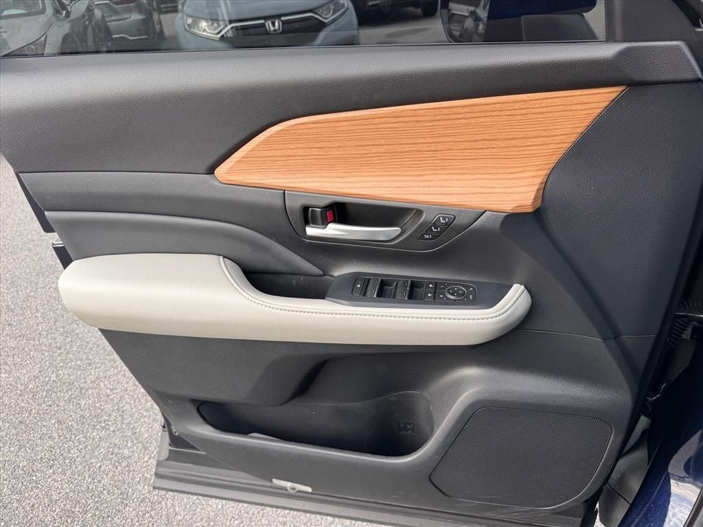 2024 Toyota Grand Highlander Base