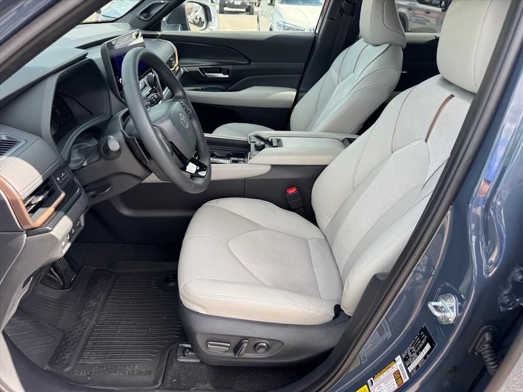 2026 Toyota Grand Highlander Hybrid MAX Platinum