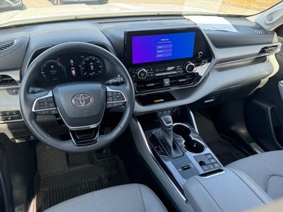 2023 Toyota Highlander Hybrid Limited