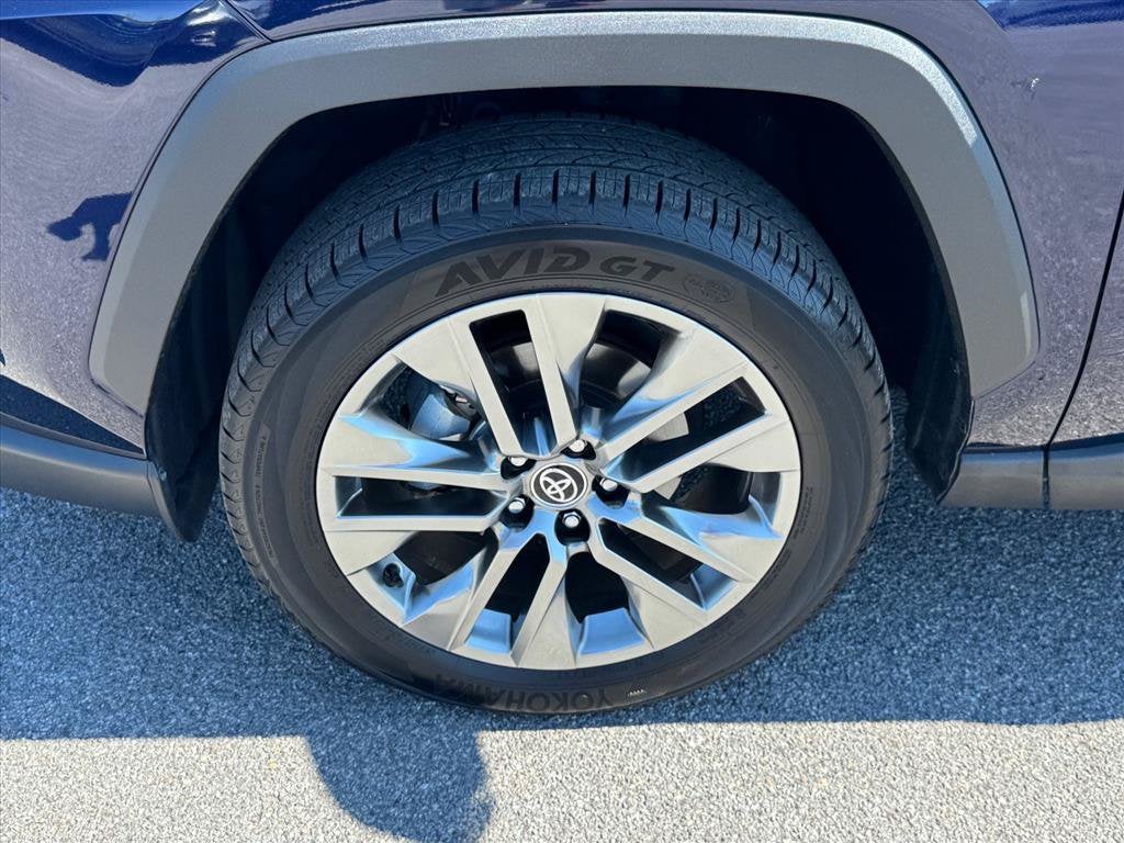 2025 Toyota RAV4 XLE Premium