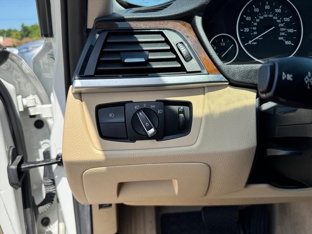 2015 BMW 3 Series 320i