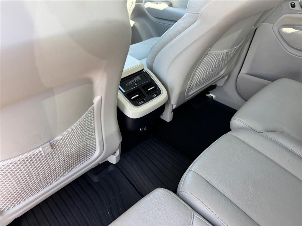 2018 Volvo XC90 T6 Momentum