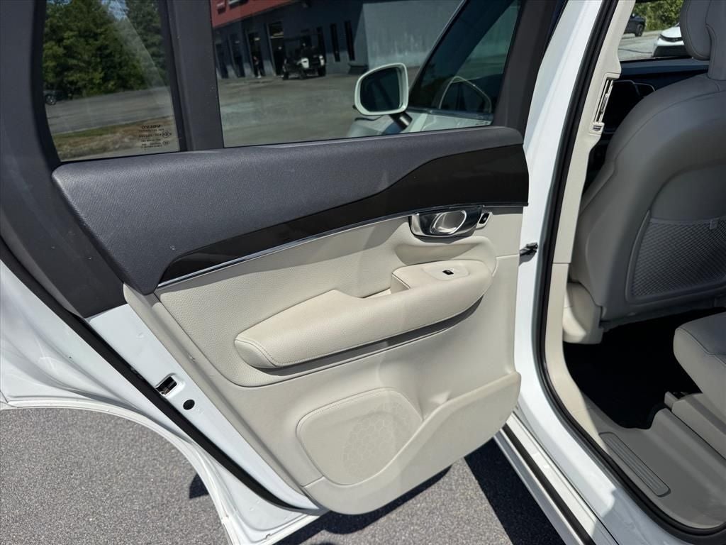 2018 Volvo XC90 T6 Momentum