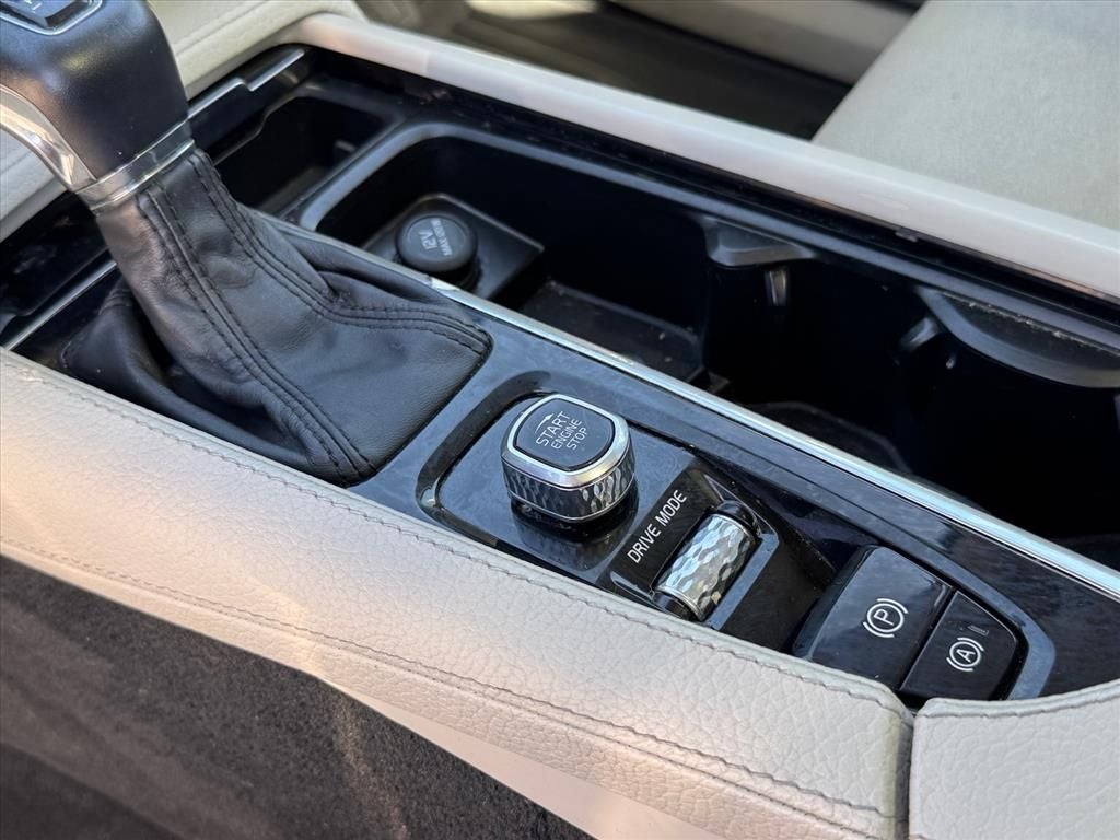 2018 Volvo XC90 T6 Momentum