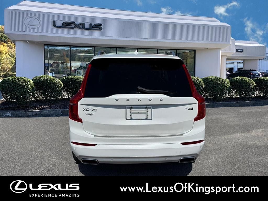 2018 Volvo XC90 T6 Momentum