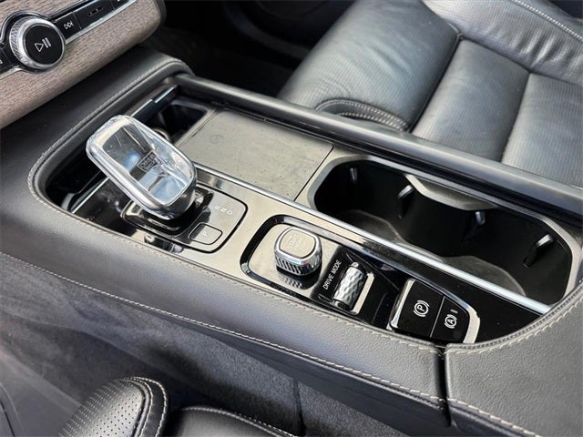 2021 Volvo XC90 Recharge Plug-In Hybrid T8 Inscription 7 Passenger