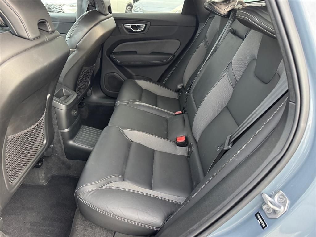 2022 Volvo XC60 Recharge Plug-In Hybrid T8 R-Design