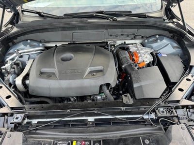 2022 Volvo XC60 Recharge Plug-In Hybrid T8 R-Design