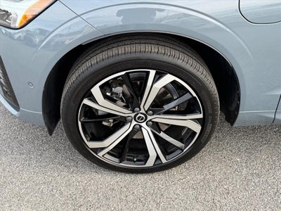 2022 Volvo XC60 Recharge Plug-In Hybrid T8 R-Design