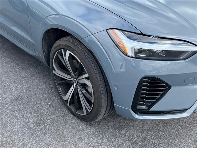 2022 Volvo XC60 Recharge Plug-In Hybrid T8 R-Design