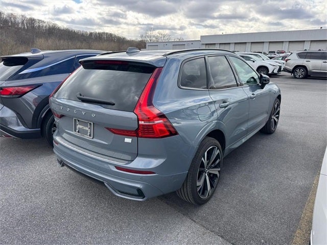 2022 Volvo XC60 Recharge Plug-In Hybrid T8 R-Design